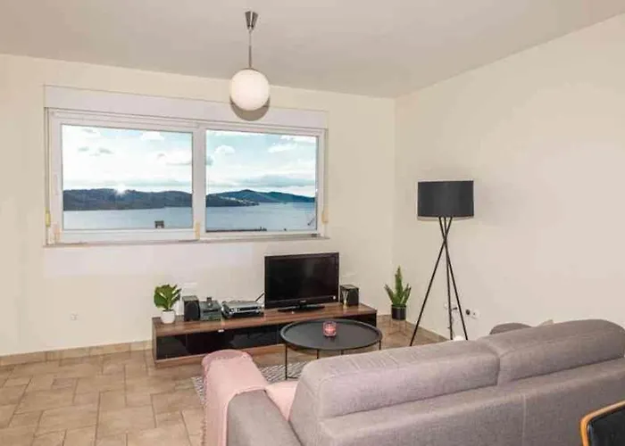 In Okrug Gornji With Sea View, Terrace, Air Conditioning, Wifi 5051-2 Apartment *