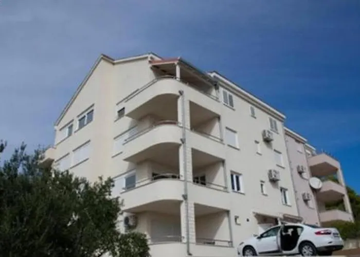 In Okrug Gornji With Sea View, Terrace, Air Conditioning, Wifi 5051-2 Apartment