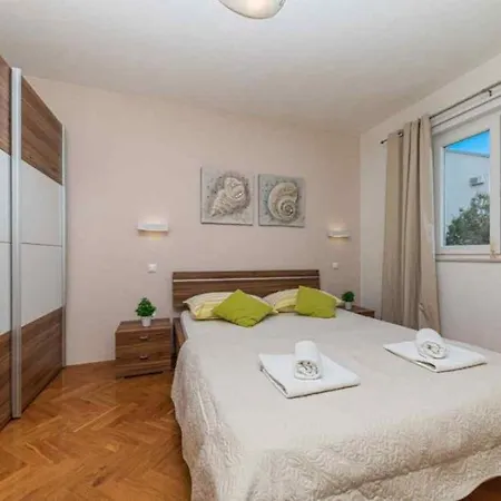 In Okrug Gornji With Sea View, Terrace, Air Conditioning, Wifi 5051-2 Apartmán