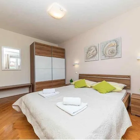 Apartmán In Okrug Gornji With Sea View, Terrace, Air Conditioning, Wifi 5051-2