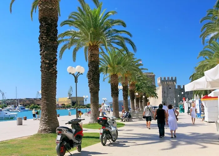 In Okrug Gornji With Sea View, Terrace, Air Conditioning, Wifi 5051-2 * Trogir