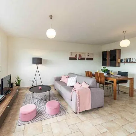 In Okrug Gornji With Sea View, Terrace, Air Conditioning, Wifi 5051-2 Apartament